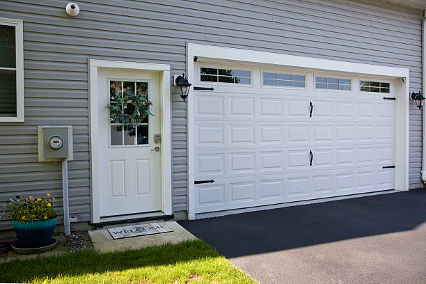 24/7 Emergency Garage Door Panel Replacement experts in Andrews County County, TX